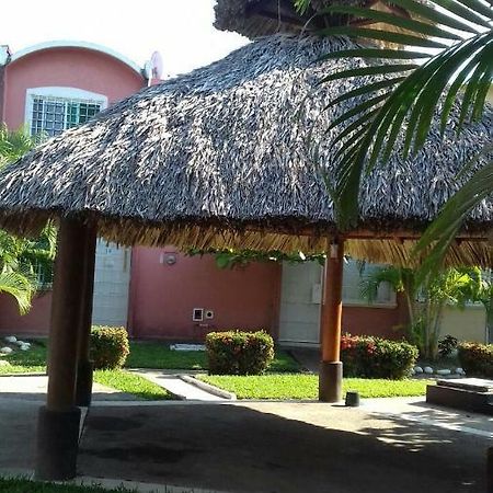 Casa Con Alberca!! Ixtapa Zihuatanejo Lägenhet Exteriör bild